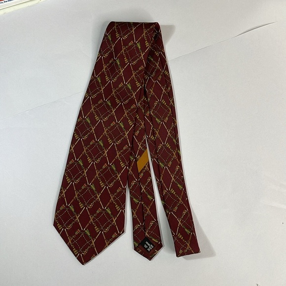 Salvatore Ferragamo Silk Novelty Print Hunting Rifles Burgundy Mens Neck Tie - Picture 6 of 10